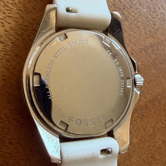 Fossil Riley Silicone Watch - Picture 4 of 4